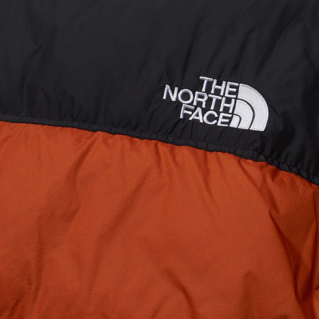 TNF VESTE 1996 RETRO RED ET WHITE DUNE (ACHETEZ 1, RECEVEZ 2)